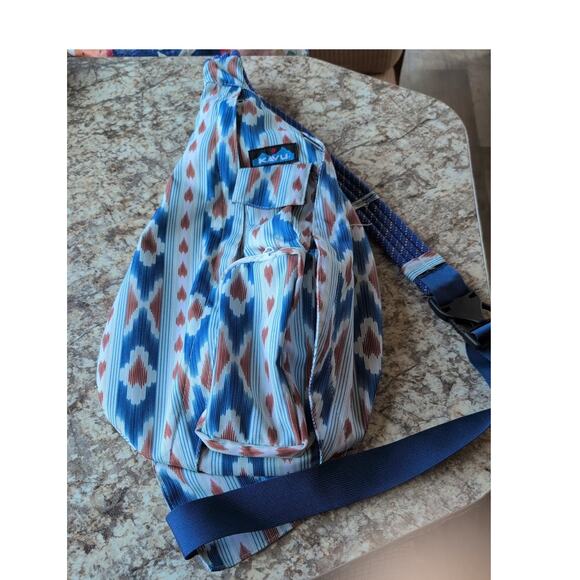 KAVU Rope Sling Bag - Design: River Ikat - Measures 18"x11"x4" - New - Picture 1 of 5